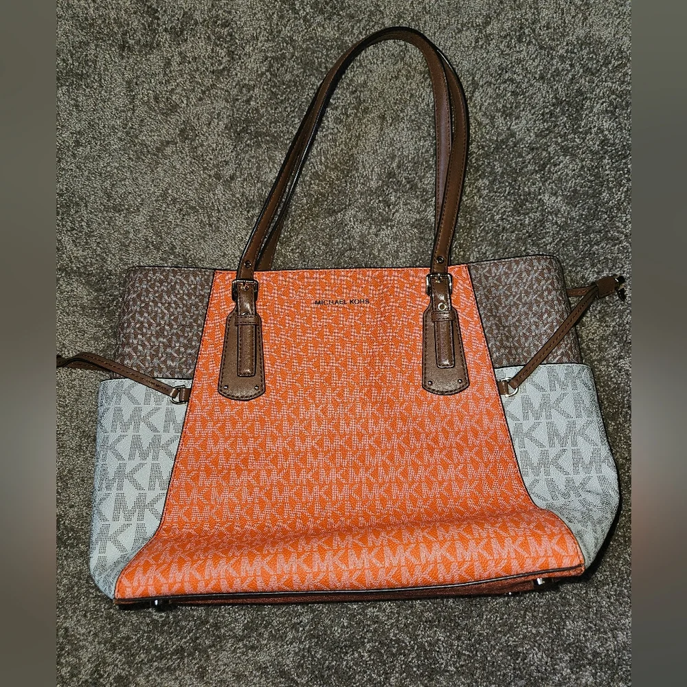 Michael Kors Orange, Tan & Cream Colorblocked Voyager East West Tote EUC - Picture 12 of 12